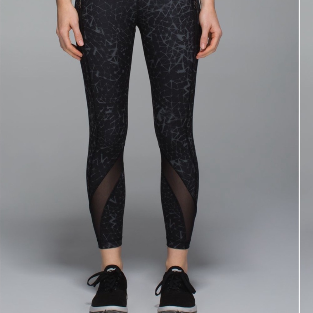 Lululemon inspire tight II size 4
